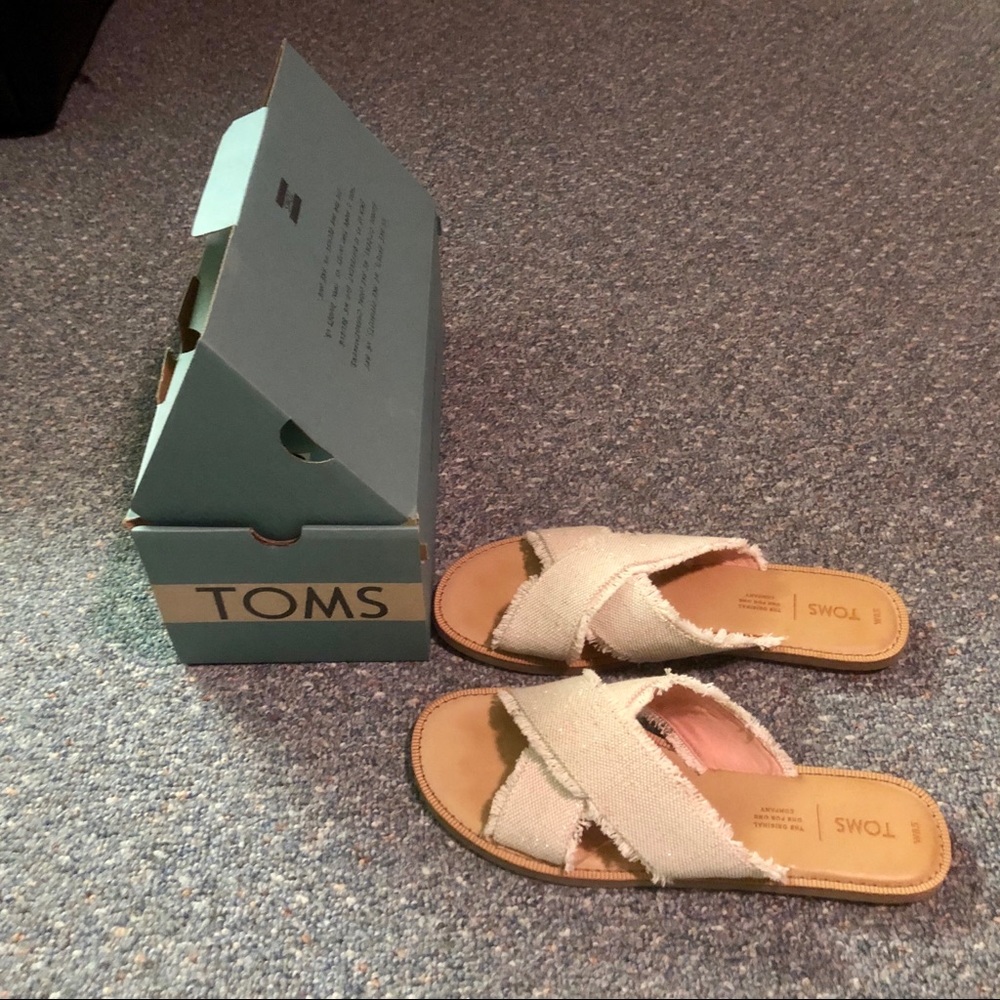 Toms slip on sandals